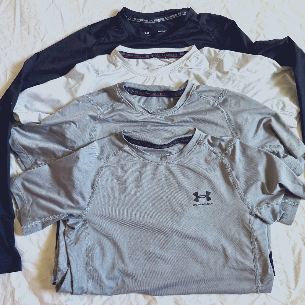 Boys Youth Large Under Armour short and long sleeve lot of 4